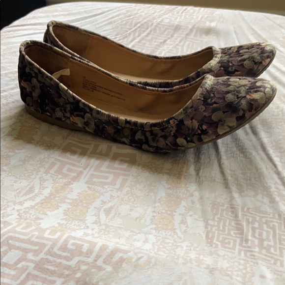 Mossimo flats - Picture 5 of 6